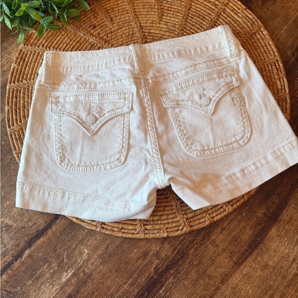 Miss Me White Denim Mid-Rise Shorts - Classic Casual Summer Style - Picture 7 of 14